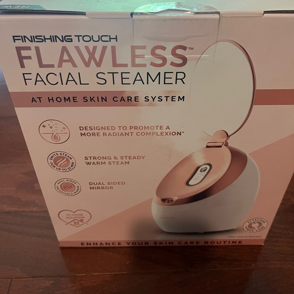NWT- Flawless Facial Steamer - Rose Gold